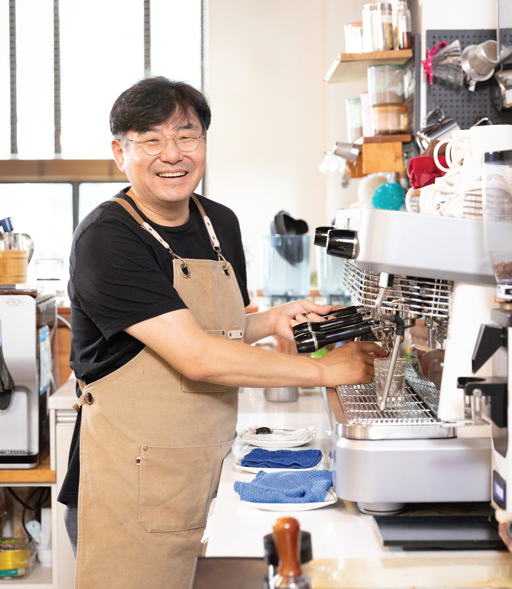 군산월명신의혀 조합원인 커피플래닛두두의 장재진 대표